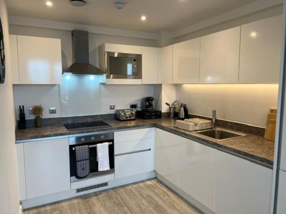 Prime Suite 2 Bedroom Apartment With Rooftop Terrace Manchester Exterior photo