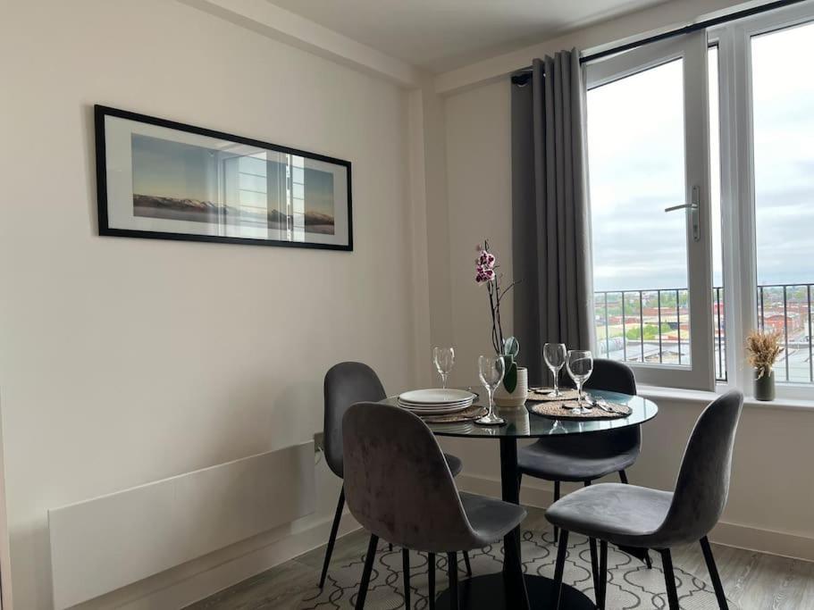 Prime Suite 2 Bedroom Apartment With Rooftop Terrace Manchester Exterior photo