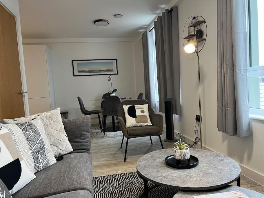 Prime Suite 2 Bedroom Apartment With Rooftop Terrace Manchester Exterior photo